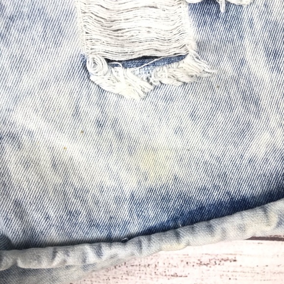 Forever 21 distressed high rise jean shorts sz 28 - Picture 2 of 8